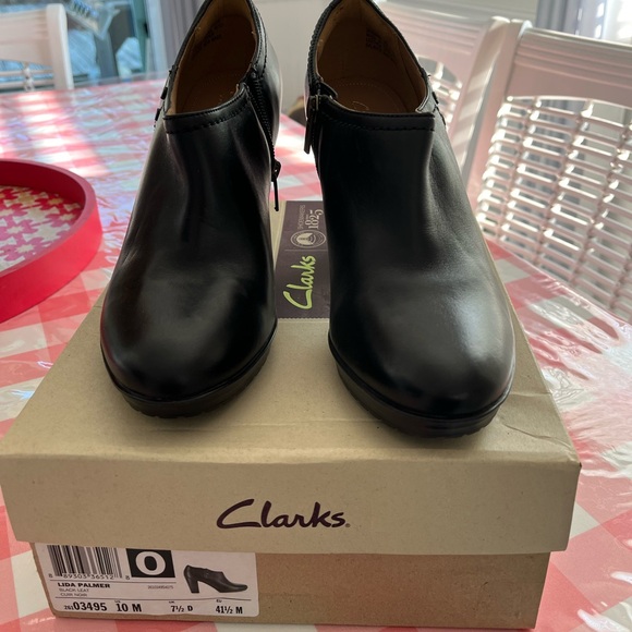 Clark’s Booties - Picture 5 of 6